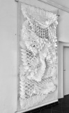 Sturm_seitlich2_285x143cm_Kaffeefilter-auf-Polyester-Stoff_Foto.Ilona_.Agnes_.Tomo_